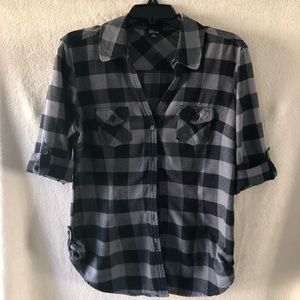 GUESS Women’s Plaid Button Down Flannel